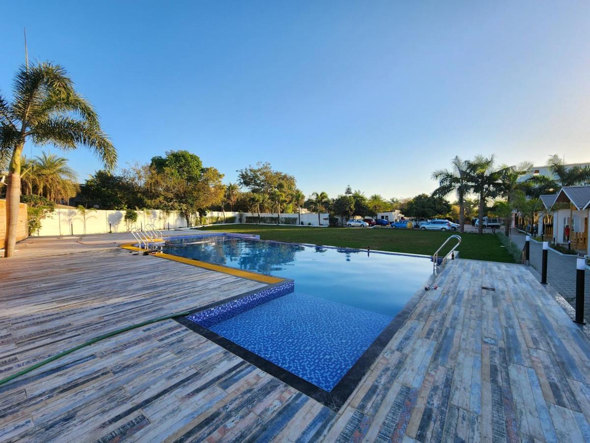 Vits Daman Devka Beach Екстериор снимка