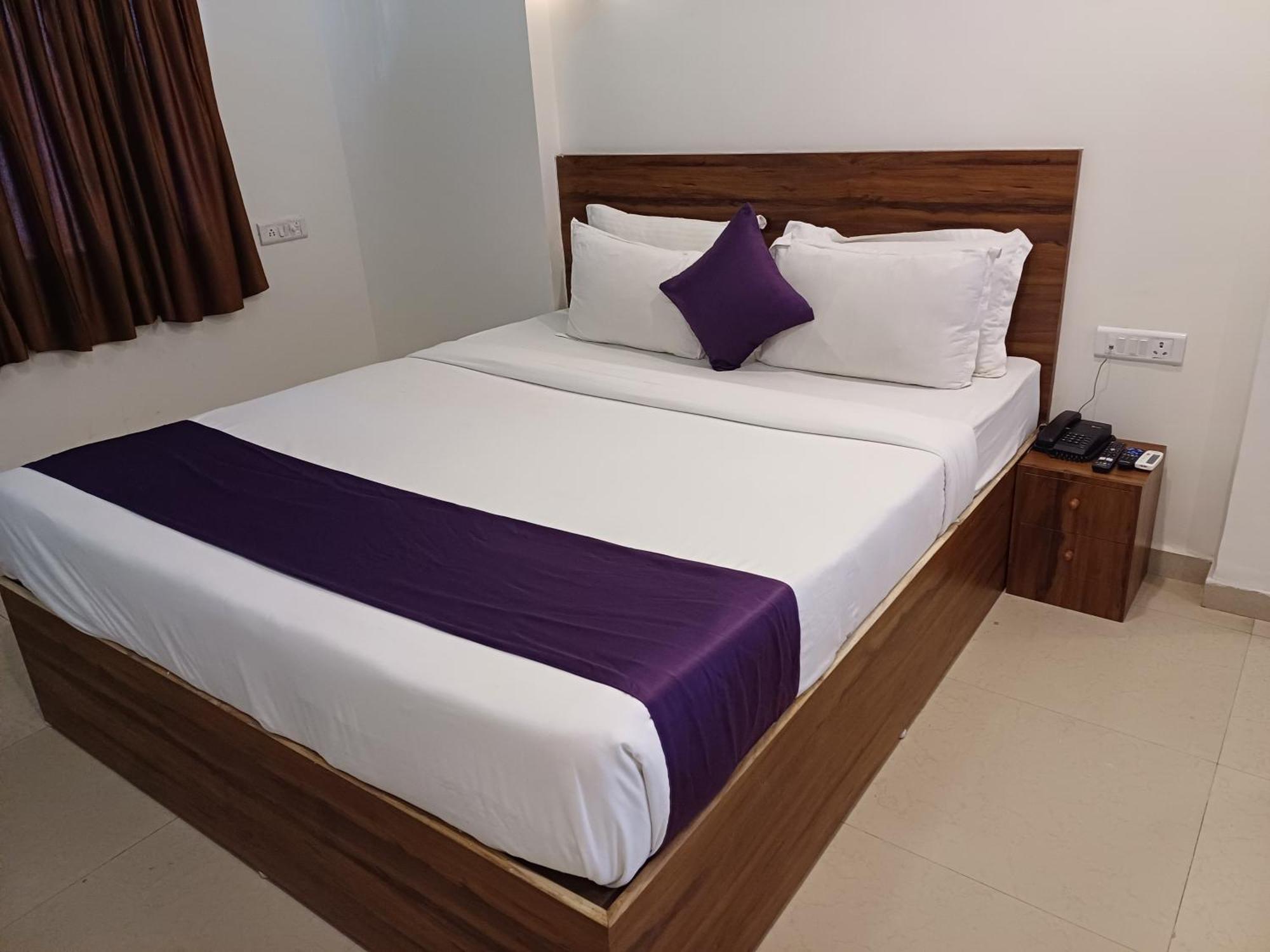 Vits Daman Devka Beach Екстериор снимка