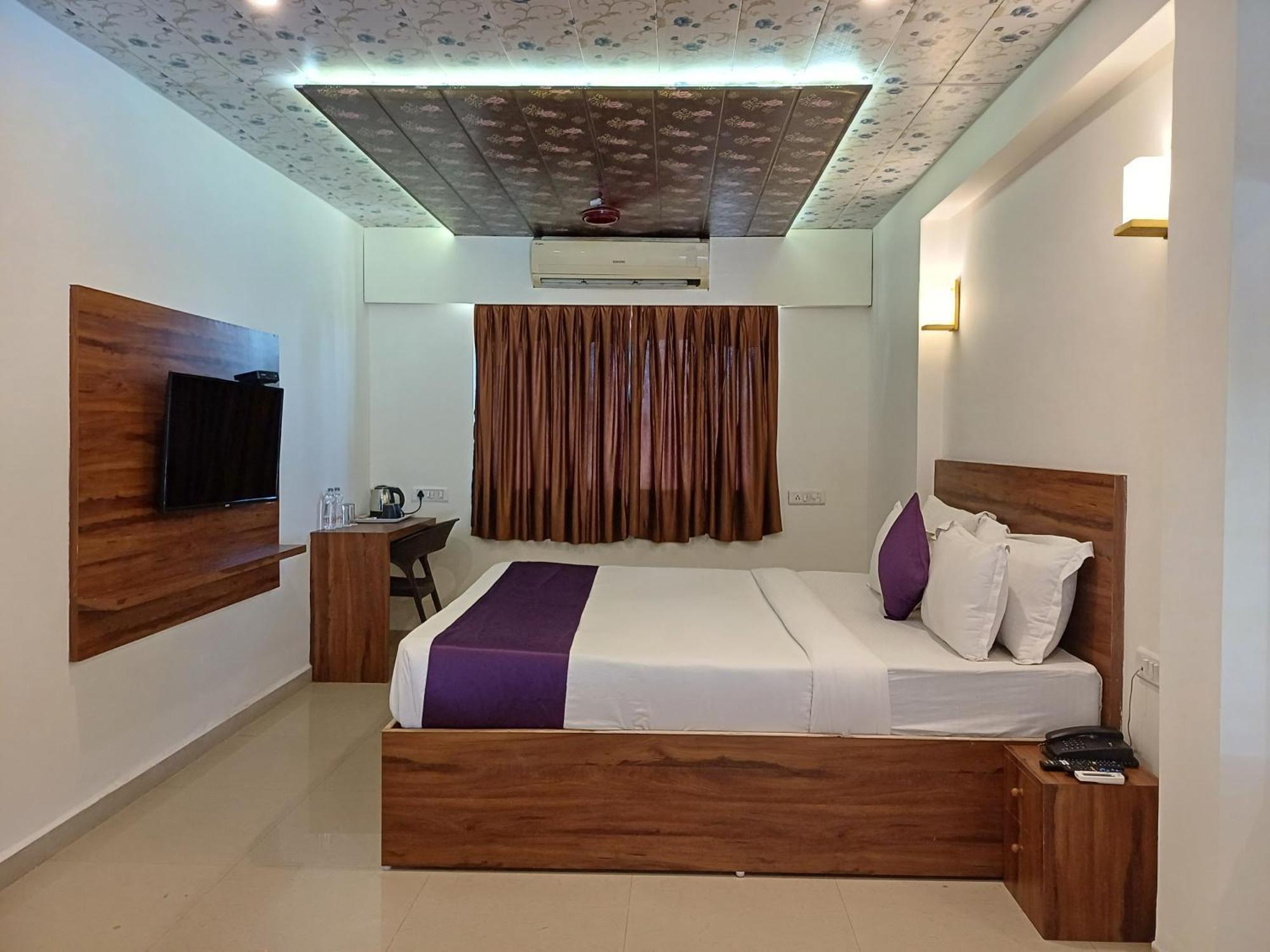 Vits Daman Devka Beach Екстериор снимка