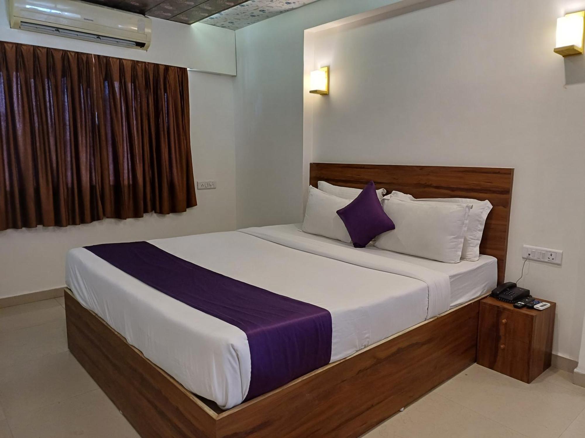 Vits Daman Devka Beach Екстериор снимка