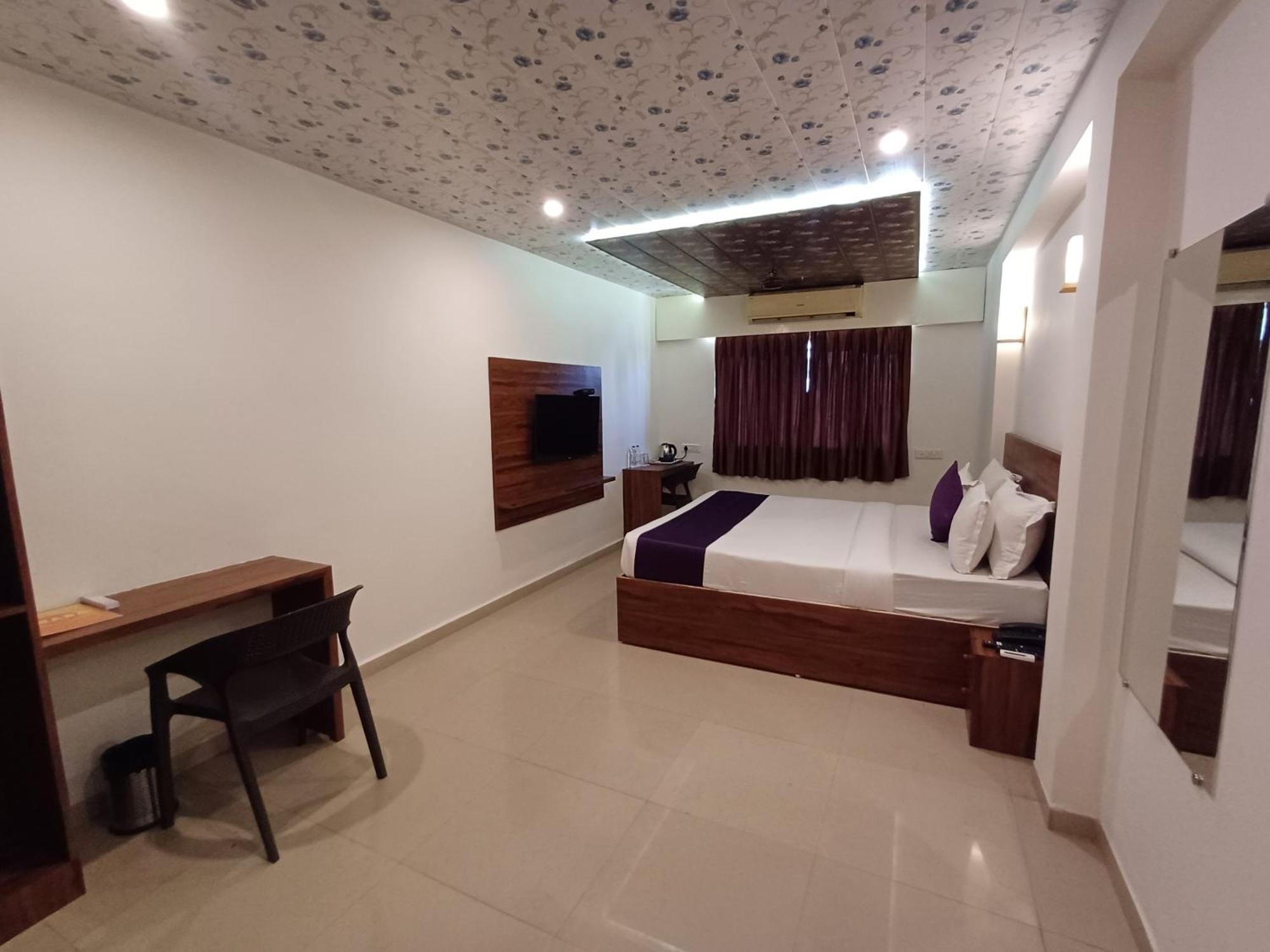 Vits Daman Devka Beach Екстериор снимка