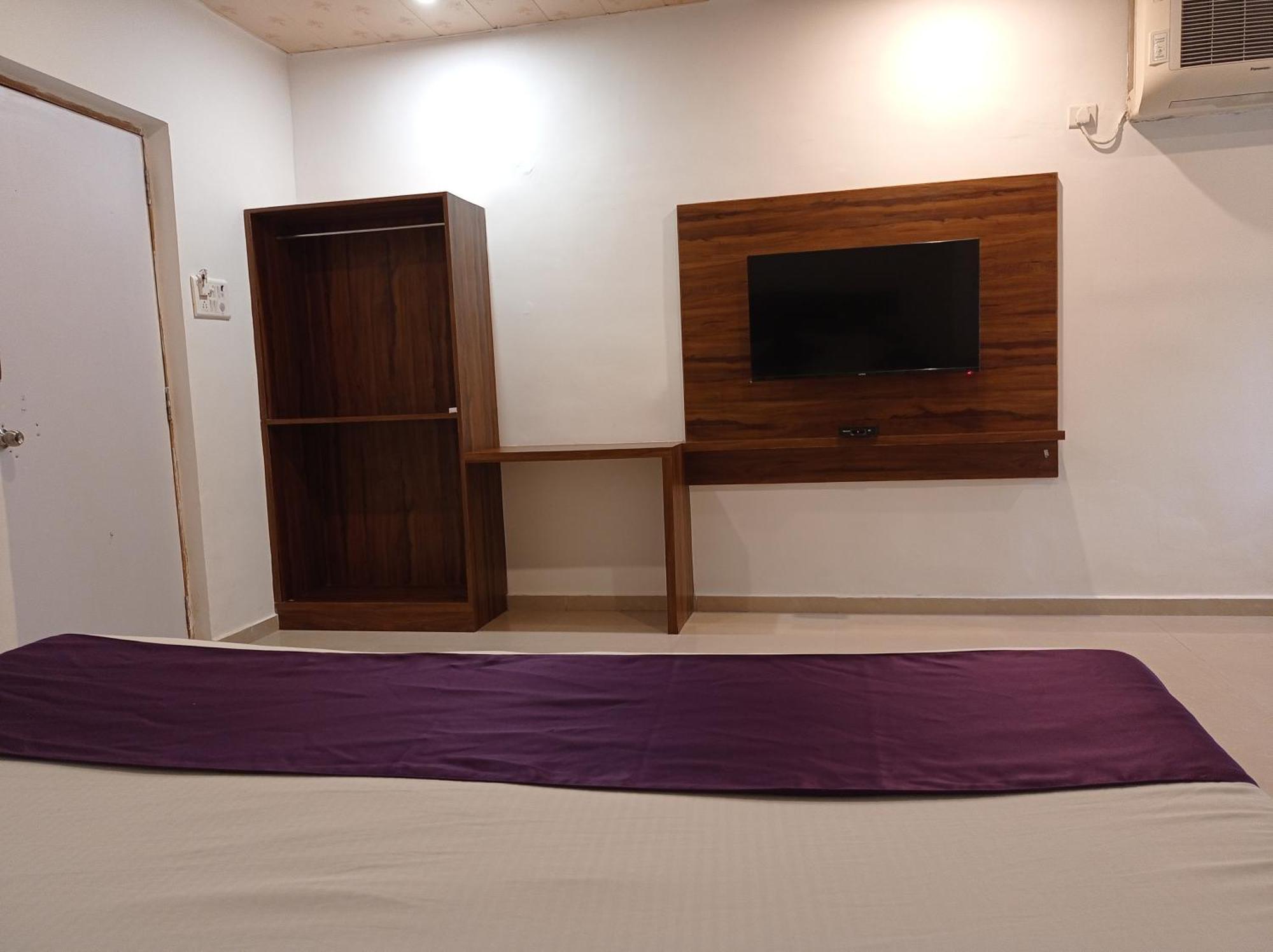 Vits Daman Devka Beach Екстериор снимка